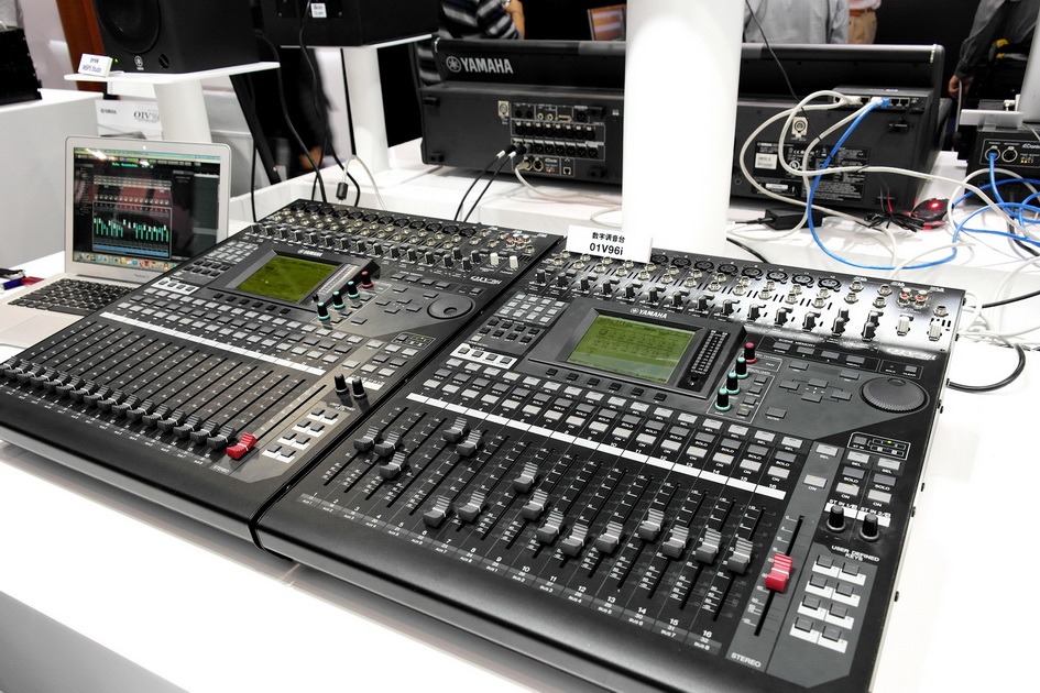 永乐国际F66专业音响新产品亮相PALM EXPO 2013展会 