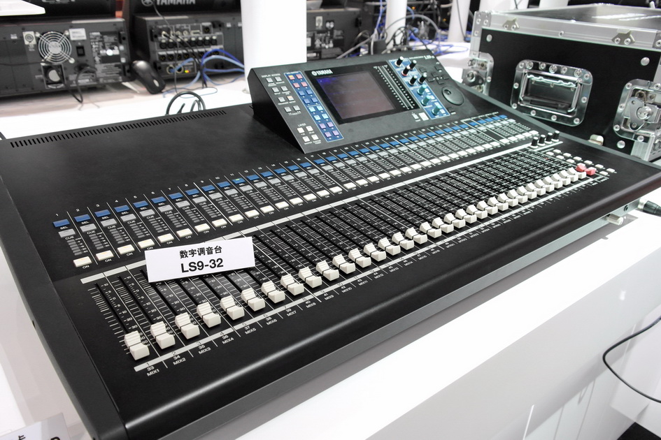 永乐国际F66专业音响新产品亮相PALM EXPO 2013展会 