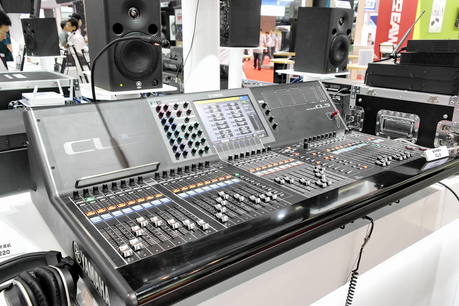 永乐国际F66专业音响新产品亮相PALM EXPO 2013展会 