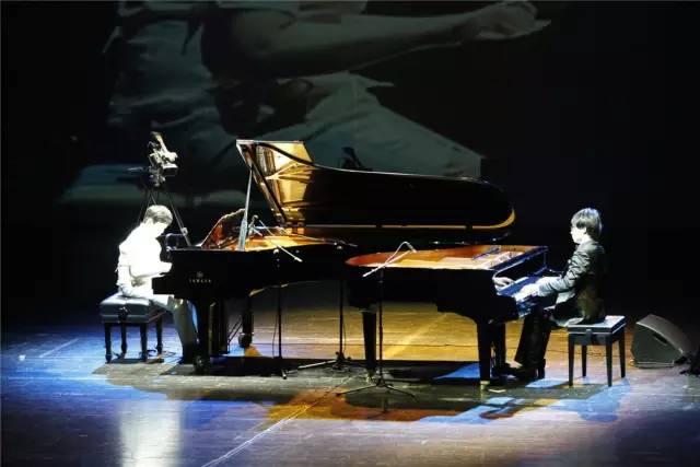 永乐国际F66艺术家宋思衡“80后时光机多媒体钢琴音乐会”活动报道