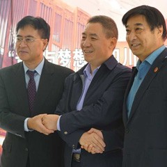 永乐国际F66再出手公益，为四川25所小学捐赠永乐国际F66高科技钢琴